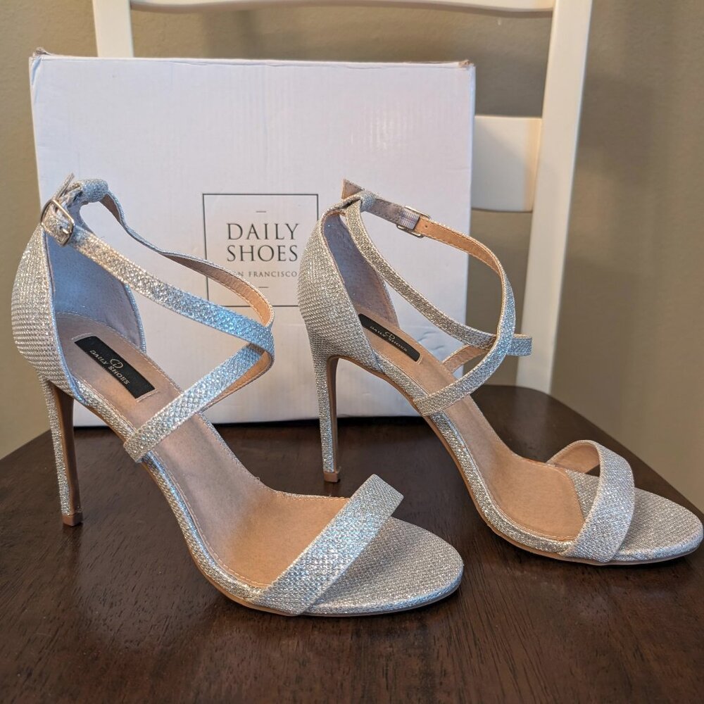 Daily Shoes sparkly silver evening prom shoes - Size 8.5 - NWT